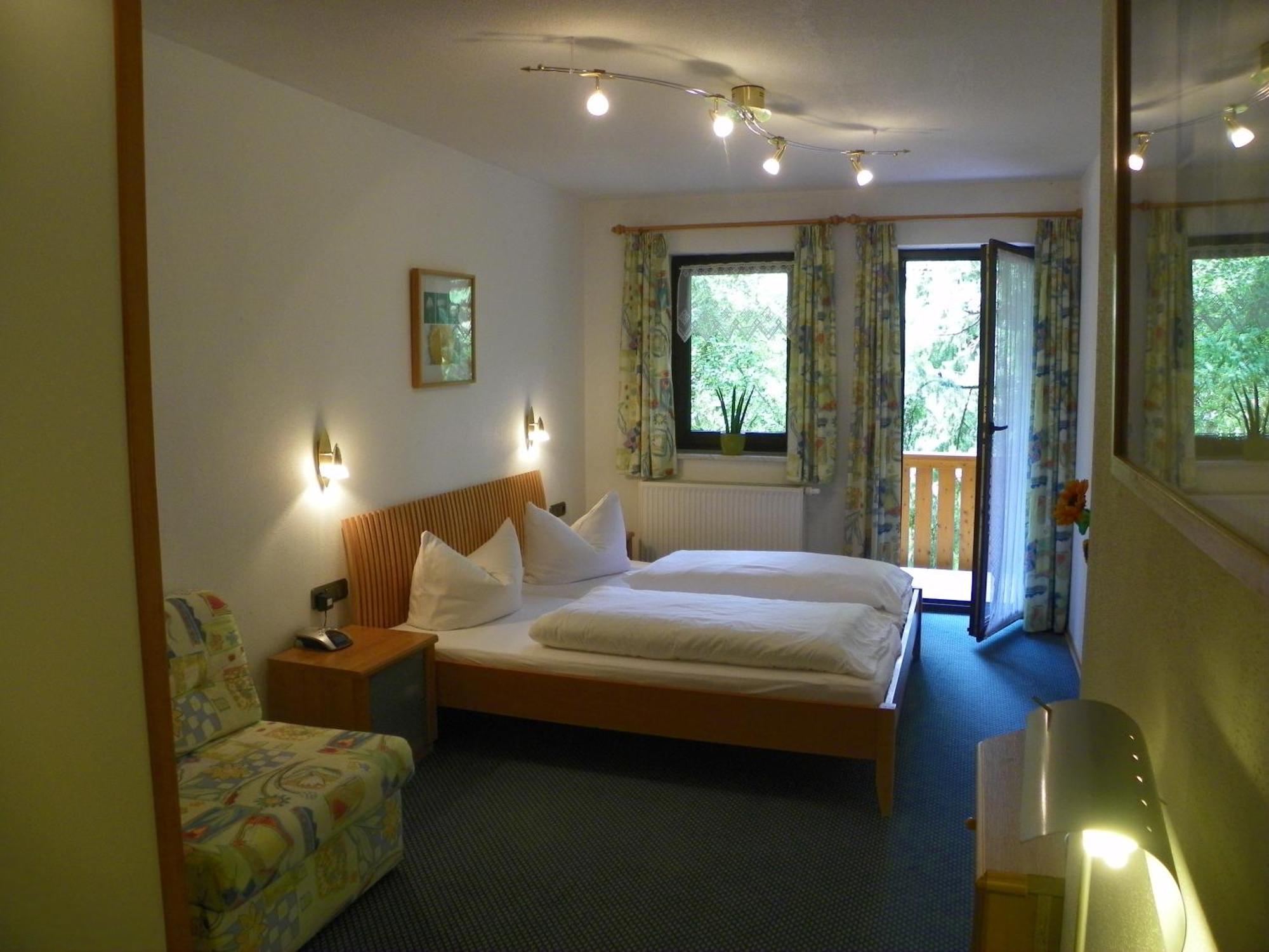 Landhotel Steigerwaldhaus Burghaslach Bagian luar foto