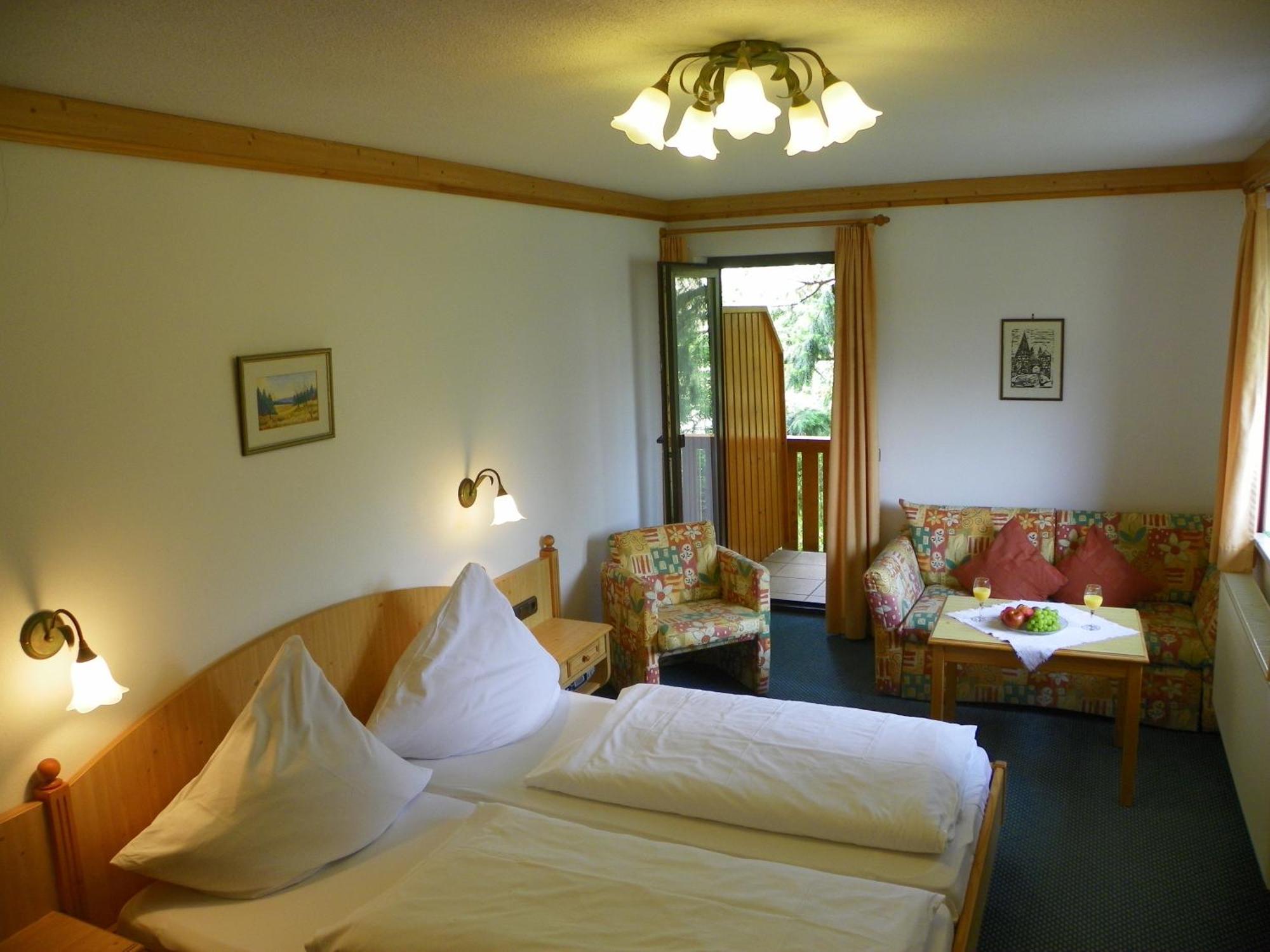 Landhotel Steigerwaldhaus Burghaslach Bagian luar foto