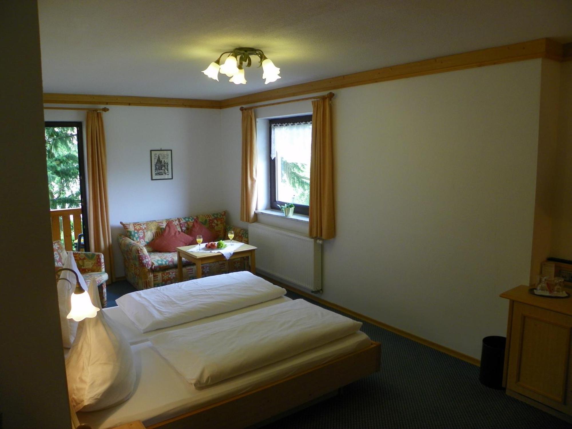 Landhotel Steigerwaldhaus Burghaslach Bagian luar foto