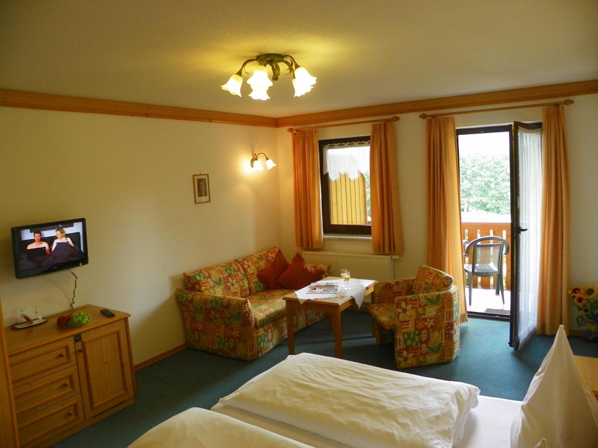 Landhotel Steigerwaldhaus Burghaslach Bagian luar foto