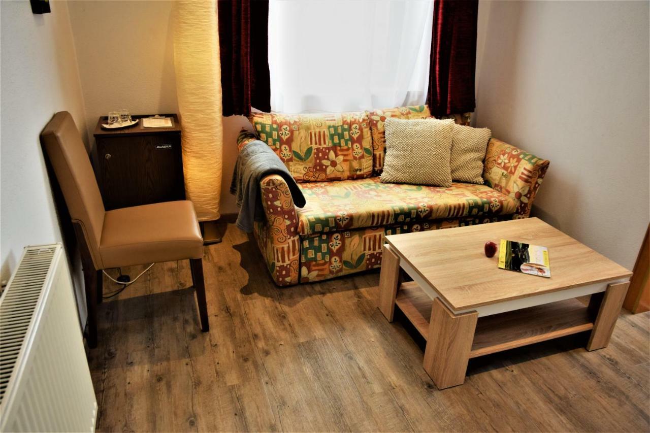 Landhotel Steigerwaldhaus Burghaslach Bagian luar foto